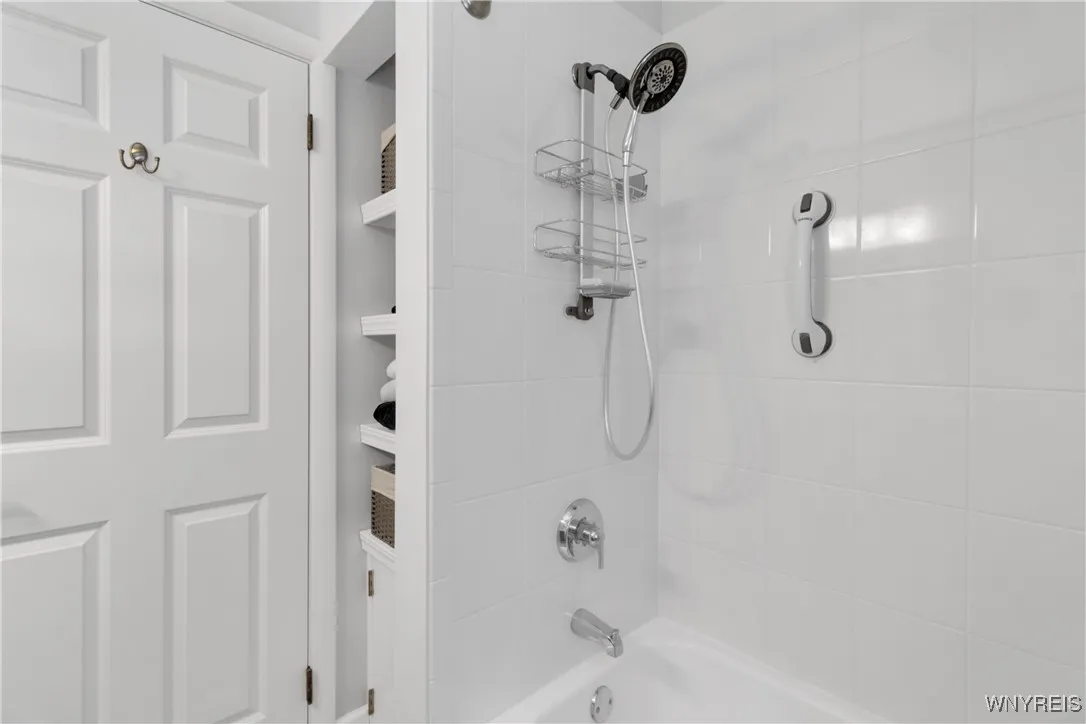 77 South Lane, Orchard Park, New York 14127, Orchard Park, New York 14127, 4 Bedrooms Bedrooms, 7 Rooms Rooms,2 BathroomsBathrooms,Residential,For Sale,77 South Lane, Orchard Park, New York 14127,0,B1641888