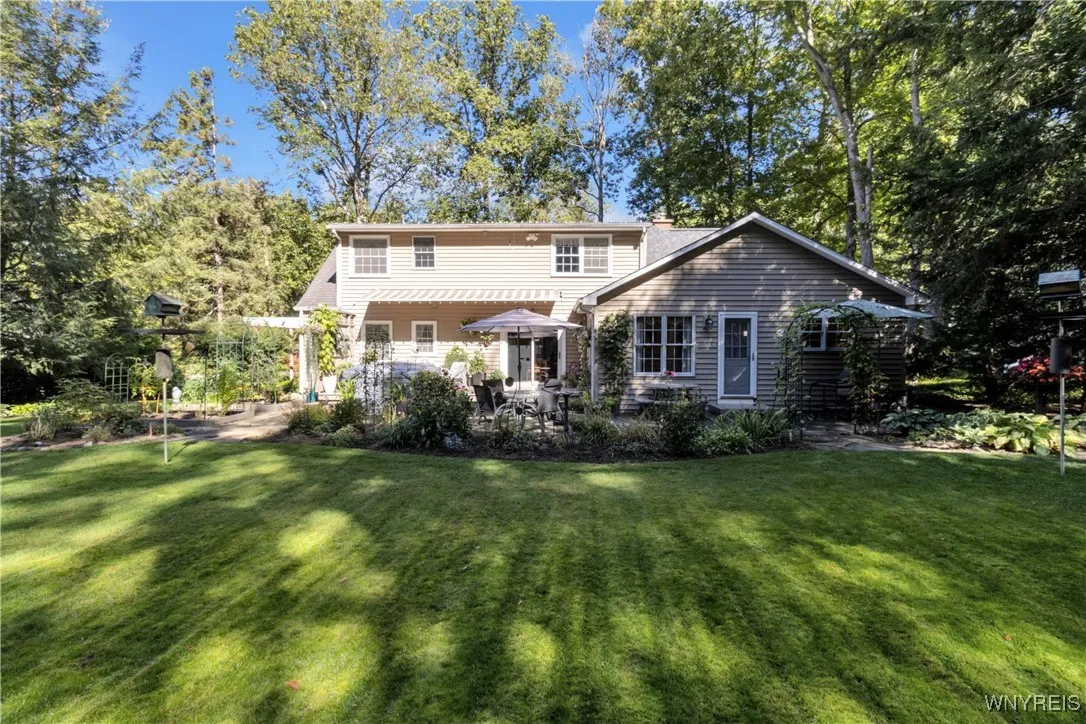 77 South Lane, Orchard Park, New York 14127, Orchard Park, New York 14127, 4 Bedrooms Bedrooms, 7 Rooms Rooms,2 BathroomsBathrooms,Residential,For Sale,77 South Lane, Orchard Park, New York 14127,0,B1641888