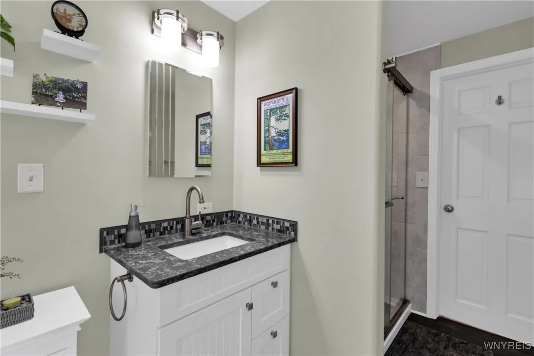 77 South Lane, Orchard Park, New York 14127, Orchard Park, New York 14127, 4 Bedrooms Bedrooms, 7 Rooms Rooms,2 BathroomsBathrooms,Residential,For Sale,77 South Lane, Orchard Park, New York 14127,0,B1641888