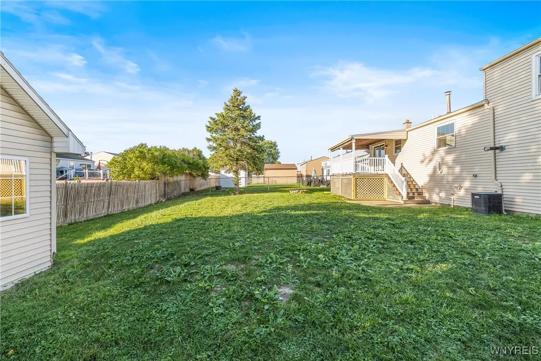 12 Thornwood Drive, Cheektowaga, New York 14227, Cheektowaga, New York 14227, 5 Bedrooms Bedrooms, 8 Rooms Rooms,2 BathroomsBathrooms,Residential,Closed,12 Thornwood Drive, Cheektowaga, New York 14227,0,B1641851