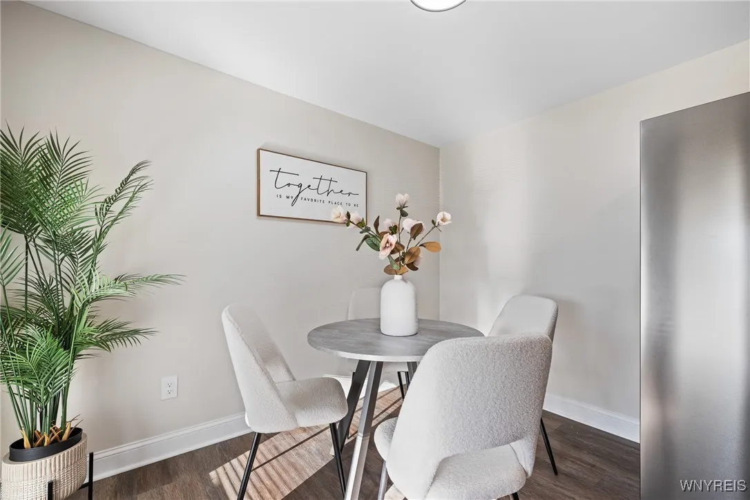 12 Thornwood Drive, Cheektowaga, New York 14227, Cheektowaga, New York 14227, 5 Bedrooms Bedrooms, 8 Rooms Rooms,2 BathroomsBathrooms,Residential,Closed,12 Thornwood Drive, Cheektowaga, New York 14227,0,B1641851