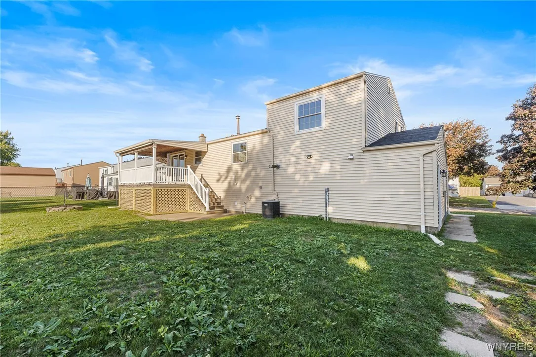 12 Thornwood Drive, Cheektowaga, New York 14227, Cheektowaga, New York 14227, 5 Bedrooms Bedrooms, 8 Rooms Rooms,2 BathroomsBathrooms,Residential,Closed,12 Thornwood Drive, Cheektowaga, New York 14227,0,B1641851