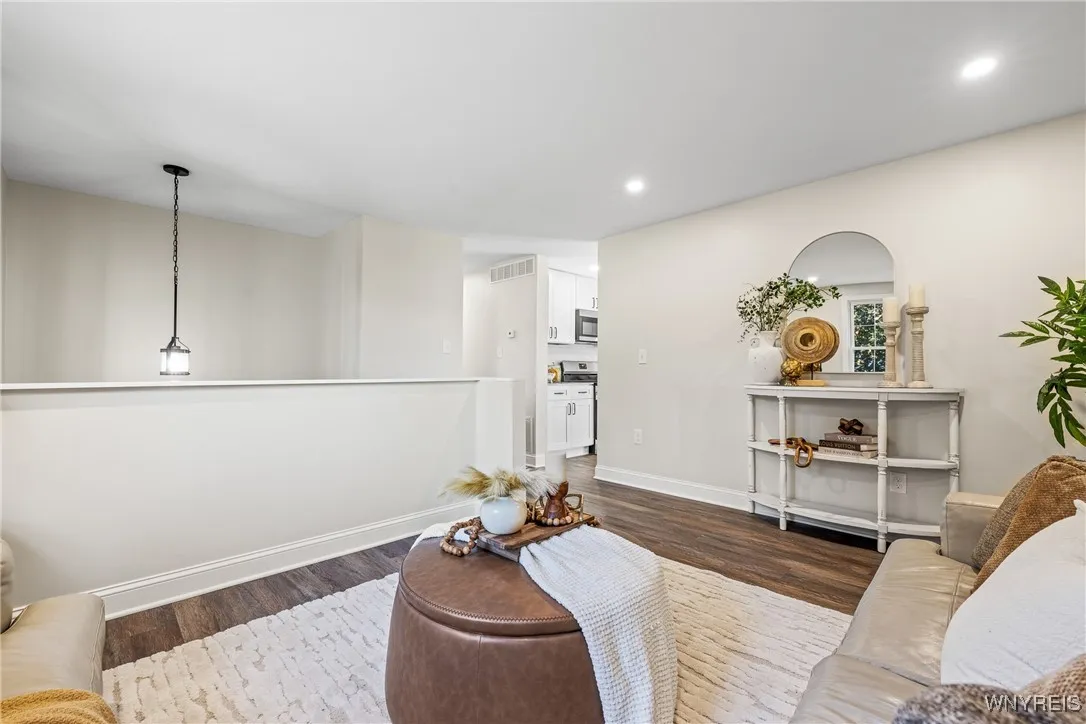 12 Thornwood Drive, Cheektowaga, New York 14227, Cheektowaga, New York 14227, 5 Bedrooms Bedrooms, 8 Rooms Rooms,2 BathroomsBathrooms,Residential,Closed,12 Thornwood Drive, Cheektowaga, New York 14227,0,B1641851