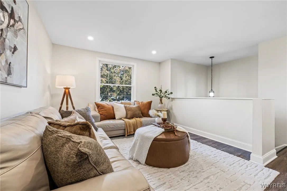 12 Thornwood Drive, Cheektowaga, New York 14227, Cheektowaga, New York 14227, 5 Bedrooms Bedrooms, 8 Rooms Rooms,2 BathroomsBathrooms,Residential,Closed,12 Thornwood Drive, Cheektowaga, New York 14227,0,B1641851