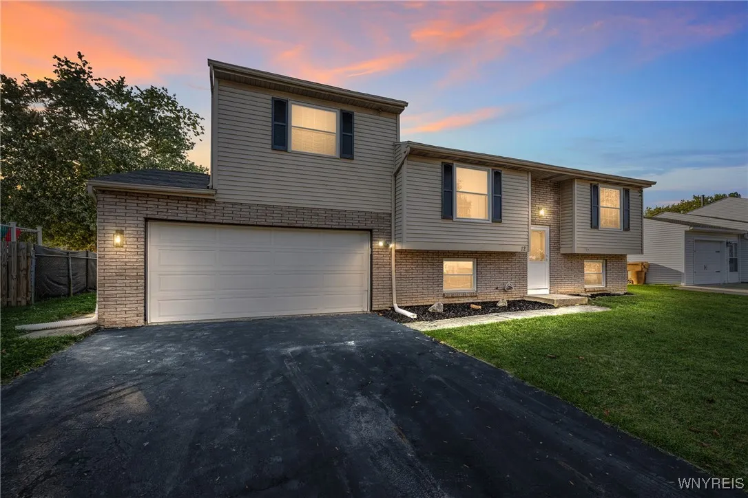 12 Thornwood Drive, Cheektowaga, New York 14227, Cheektowaga, New York 14227, 5 Bedrooms Bedrooms, 8 Rooms Rooms,2 BathroomsBathrooms,Residential,Closed,12 Thornwood Drive, Cheektowaga, New York 14227,0,B1641851