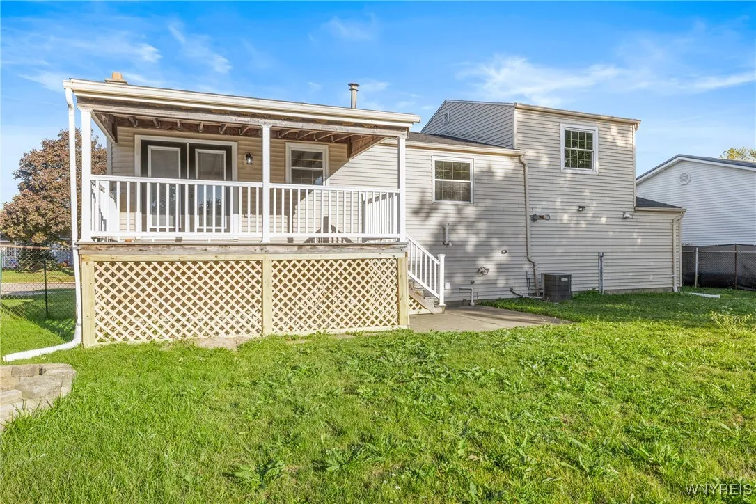 12 Thornwood Drive, Cheektowaga, New York 14227, Cheektowaga, New York 14227, 5 Bedrooms Bedrooms, 8 Rooms Rooms,2 BathroomsBathrooms,Residential,Closed,12 Thornwood Drive, Cheektowaga, New York 14227,0,B1641851