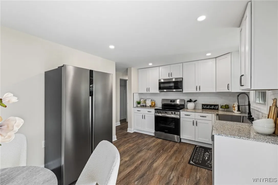 12 Thornwood Drive, Cheektowaga, New York 14227, Cheektowaga, New York 14227, 5 Bedrooms Bedrooms, 8 Rooms Rooms,2 BathroomsBathrooms,Residential,Closed,12 Thornwood Drive, Cheektowaga, New York 14227,0,B1641851