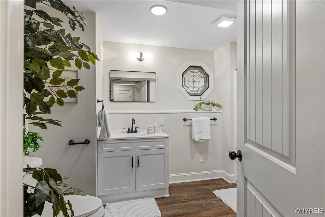 12 Thornwood Drive, Cheektowaga, New York 14227, Cheektowaga, New York 14227, 5 Bedrooms Bedrooms, 8 Rooms Rooms,2 BathroomsBathrooms,Residential,Closed,12 Thornwood Drive, Cheektowaga, New York 14227,0,B1641851