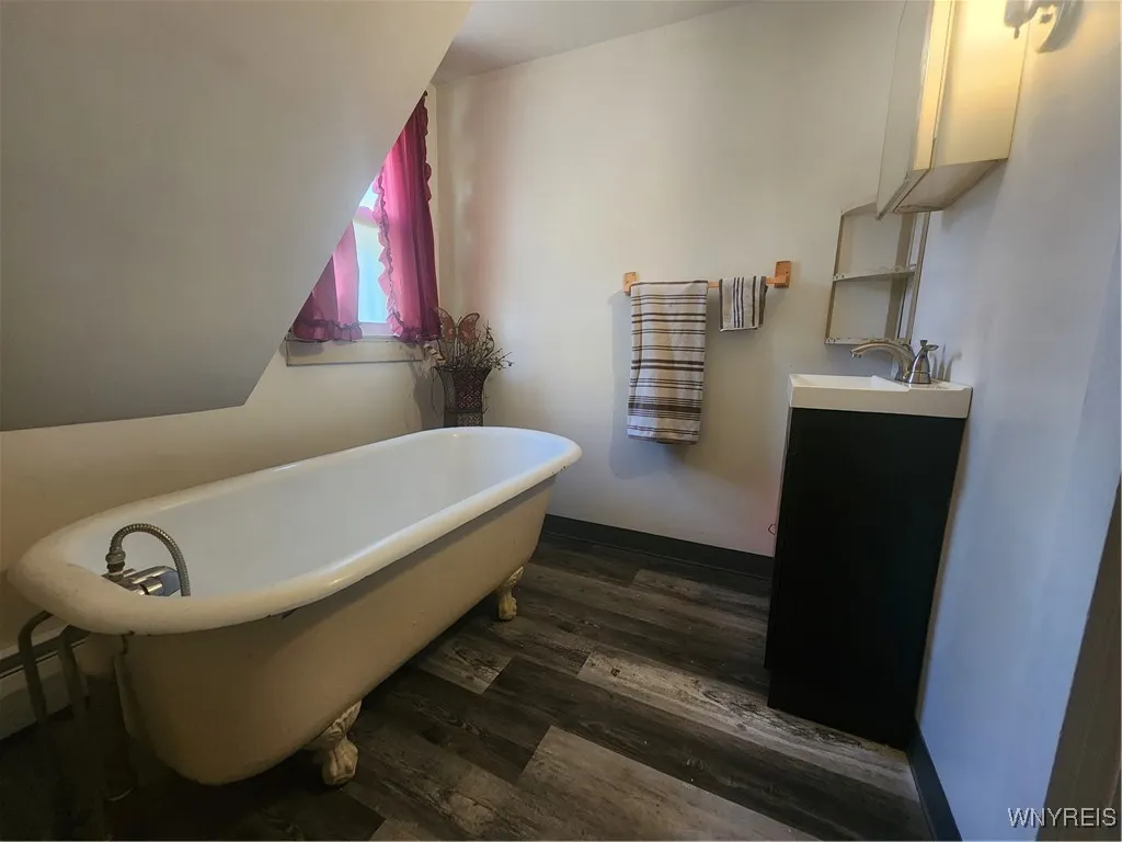 1268 Indian Church Road, West Seneca, New York 142, West Seneca, New York 14224, 5 Bedrooms Bedrooms, 8 Rooms Rooms,2 BathroomsBathrooms,Residential,For Sale,1268 Indian Church Road, West Seneca, New York 142,0,B1641362