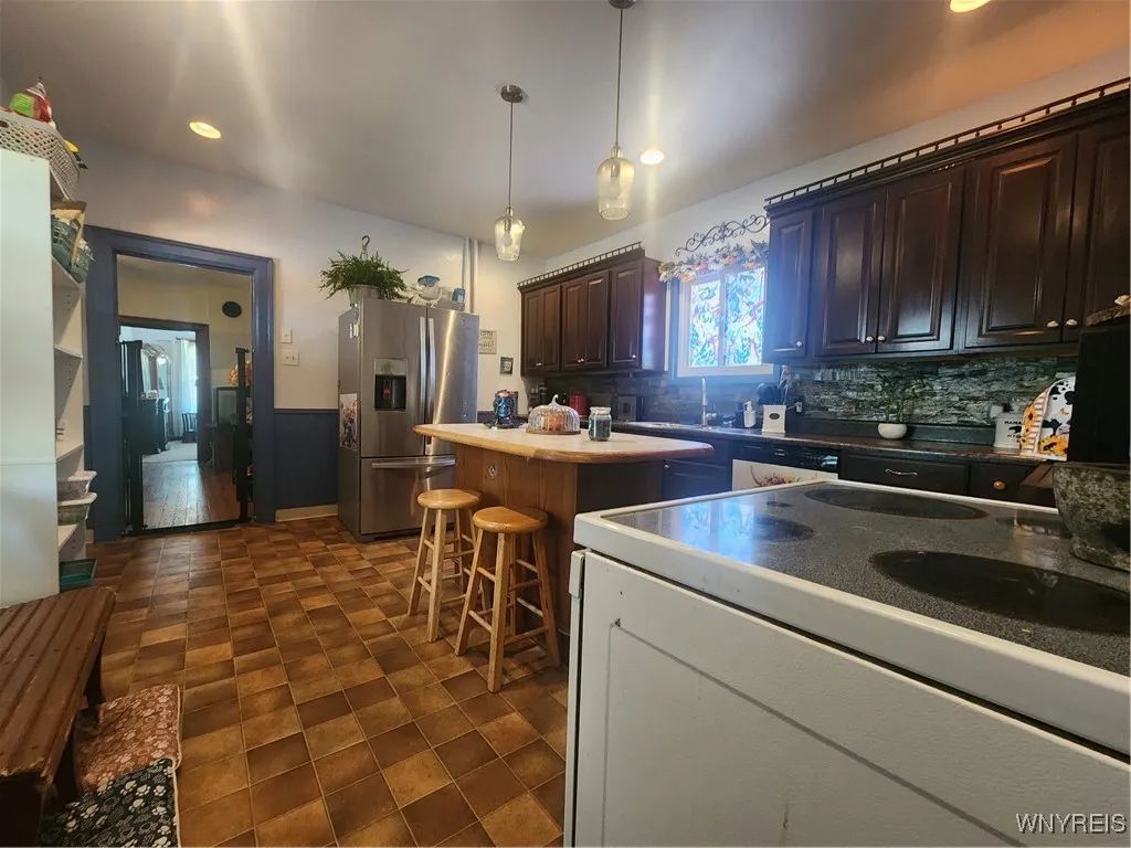 1268 Indian Church Road, West Seneca, New York 142, West Seneca, New York 14224, 5 Bedrooms Bedrooms, 8 Rooms Rooms,2 BathroomsBathrooms,Residential,For Sale,1268 Indian Church Road, West Seneca, New York 142,0,B1641362