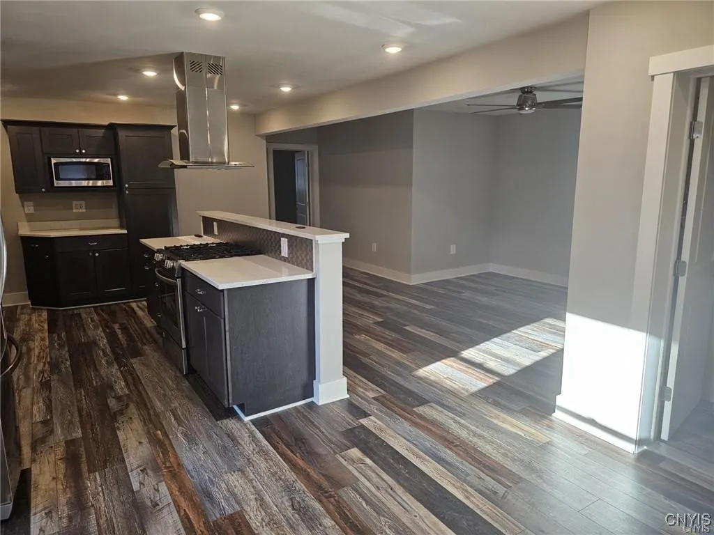 70 Main Street, Camillus, New York 13031, Camillus, New York 13031, 2 Bedrooms Bedrooms, 7 Rooms Rooms,2 BathroomsBathrooms,Residential Lease,Closed,70 Main Street, Camillus, New York 13031,0,S1641146