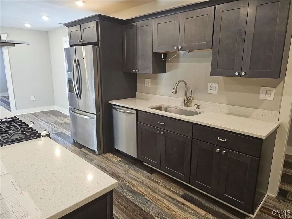 70 Main Street, Camillus, New York 13031, Camillus, New York 13031, 2 Bedrooms Bedrooms, 7 Rooms Rooms,2 BathroomsBathrooms,Residential Lease,Closed,70 Main Street, Camillus, New York 13031,0,S1641146