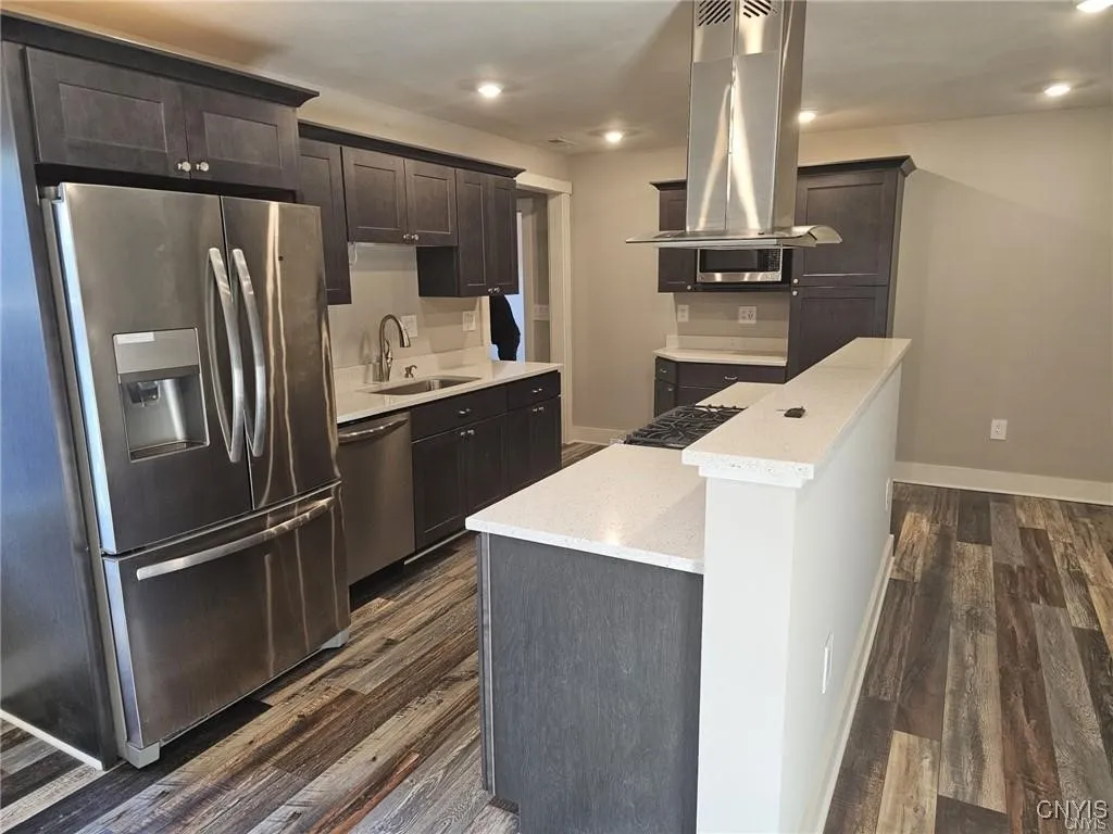 70 Main Street, Camillus, New York 13031, Camillus, New York 13031, 2 Bedrooms Bedrooms, 7 Rooms Rooms,2 BathroomsBathrooms,Residential Lease,Closed,70 Main Street, Camillus, New York 13031,0,S1641146