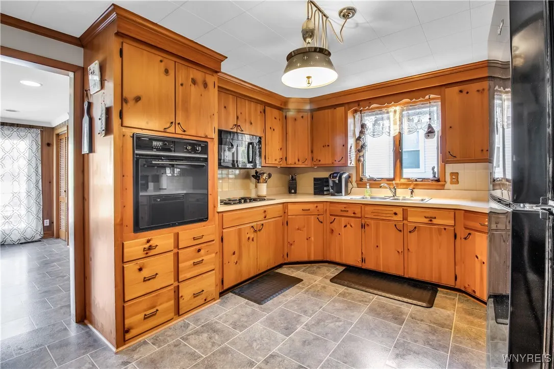 43 Oliver Place, Hamburg, New York 14075, Hamburg, New York 14075, 3 Bedrooms Bedrooms, 7 Rooms Rooms,2 BathroomsBathrooms,Residential,For Sale,43 Oliver Place, Hamburg, New York 14075,0,B1641811
