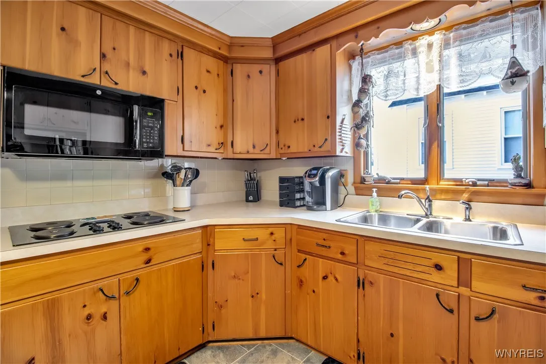 43 Oliver Place, Hamburg, New York 14075, Hamburg, New York 14075, 3 Bedrooms Bedrooms, 7 Rooms Rooms,2 BathroomsBathrooms,Residential,For Sale,43 Oliver Place, Hamburg, New York 14075,0,B1641811