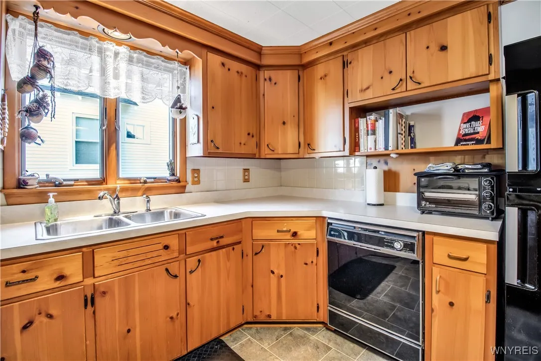 43 Oliver Place, Hamburg, New York 14075, Hamburg, New York 14075, 3 Bedrooms Bedrooms, 7 Rooms Rooms,2 BathroomsBathrooms,Residential,For Sale,43 Oliver Place, Hamburg, New York 14075,0,B1641811