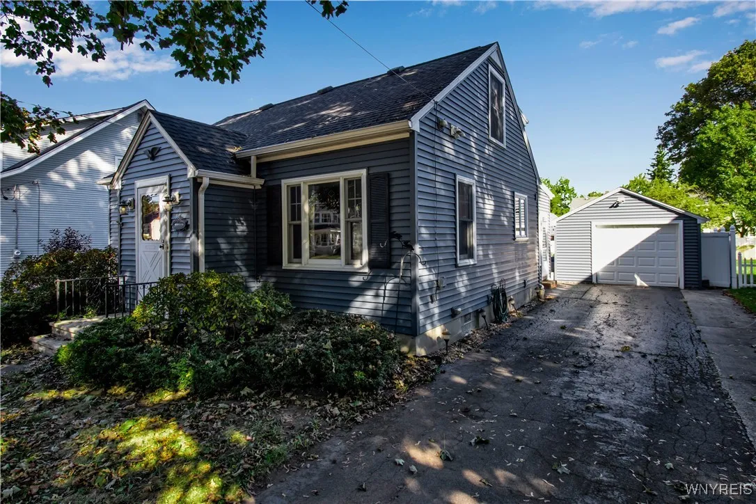 43 Oliver Place, Hamburg, New York 14075, Hamburg, New York 14075, 3 Bedrooms Bedrooms, 7 Rooms Rooms,2 BathroomsBathrooms,Residential,For Sale,43 Oliver Place, Hamburg, New York 14075,0,B1641811