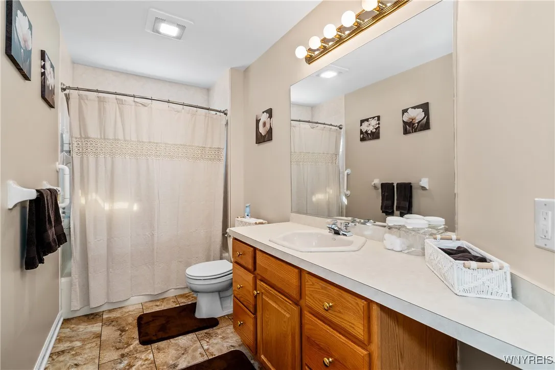 5973 Lakecrest Drive, Hamburg, New York 14085, Hamburg, New York 14085, 4 Bedrooms Bedrooms, 8 Rooms Rooms,2 BathroomsBathrooms,Residential,For Sale,5973 Lakecrest Drive, Hamburg, New York 14085,0,B1641615