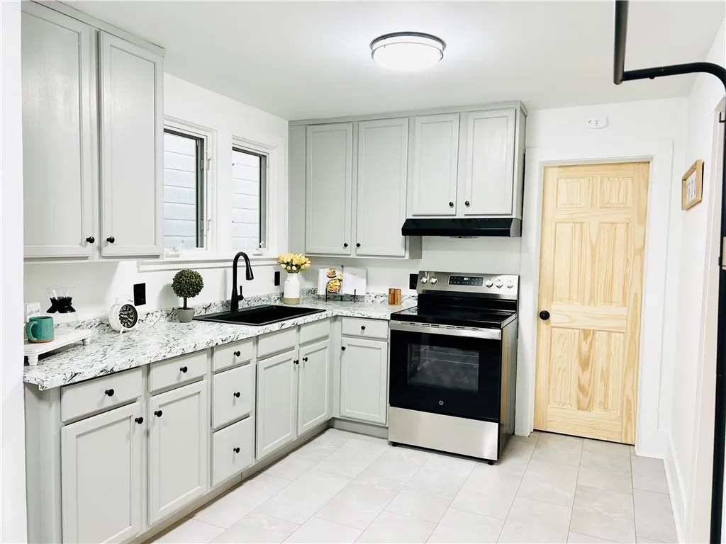 86 Myrtle Street, Leroy, New York 14482, Leroy, New York 14482, 3 Bedrooms Bedrooms, 10 Rooms Rooms,1 BathroomBathrooms,Residential,Closed,86 Myrtle Street, Leroy, New York 14482,0,R1641911