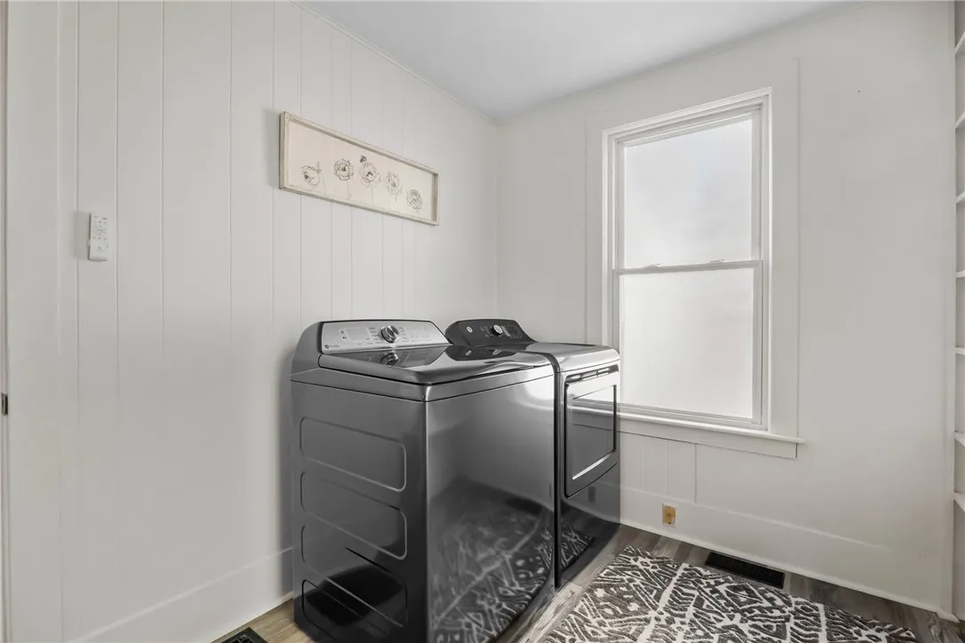 86 Myrtle Street, Leroy, New York 14482, Leroy, New York 14482, 3 Bedrooms Bedrooms, 10 Rooms Rooms,1 BathroomBathrooms,Residential,Closed,86 Myrtle Street, Leroy, New York 14482,0,R1641911