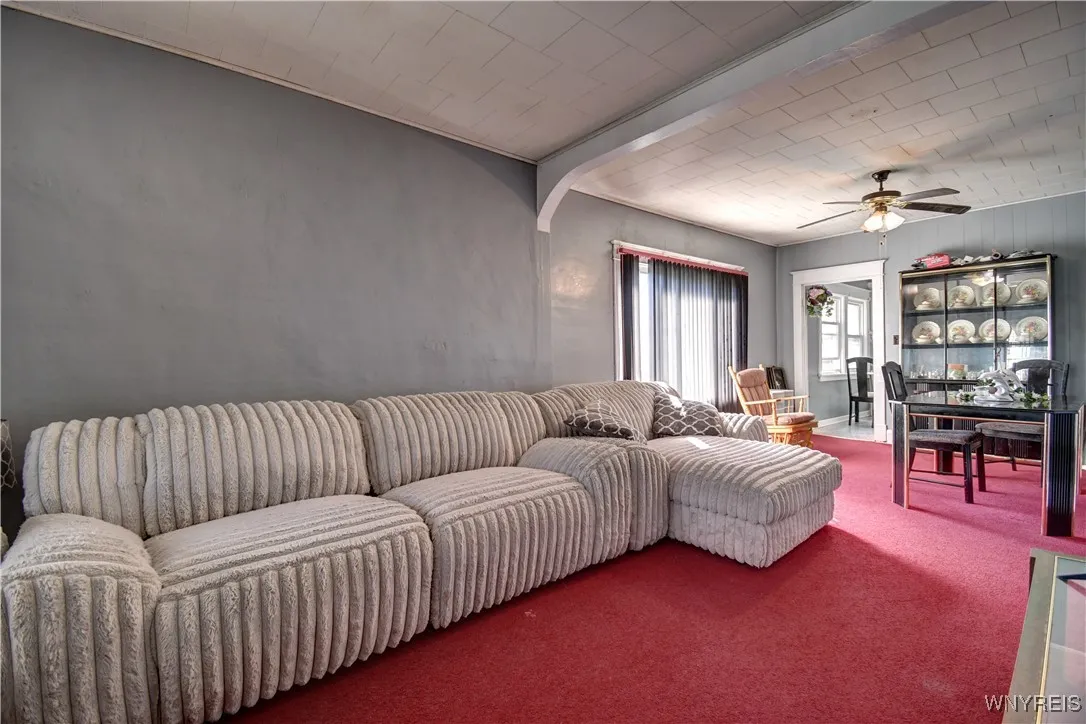 34 Earl Place, Buffalo, New York 14211, Buffalo, New York 14211, 5 Bedrooms Bedrooms, ,2 BathroomsBathrooms,Residential,For Sale,34 Earl Place, Buffalo, New York 14211,0,B1641877