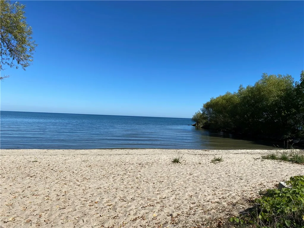 PARADISE STEPS FROM YOUR HOME!