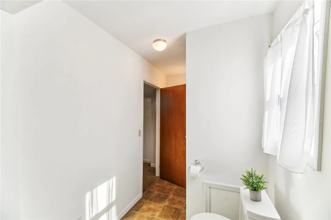 LIGHT, BRIGHT AND AIRY.
