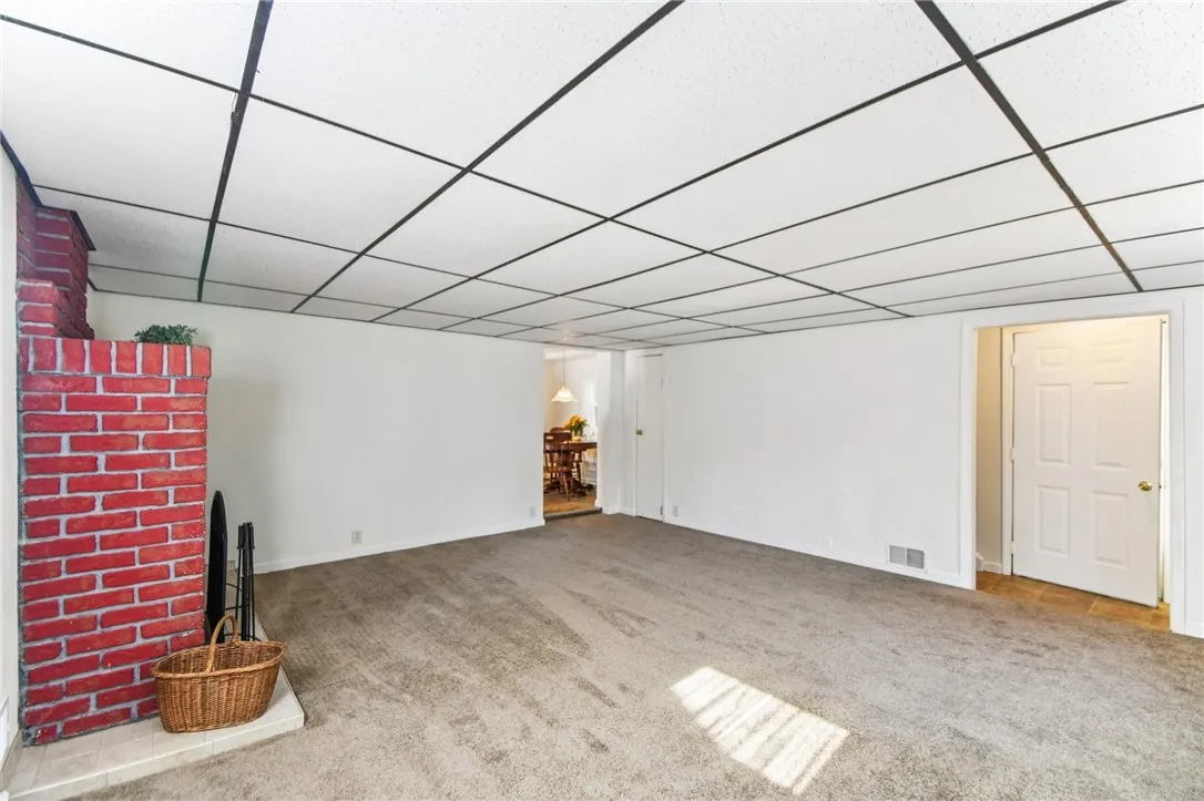 ANOTHER VIEW OF THE LIVING ROOM.