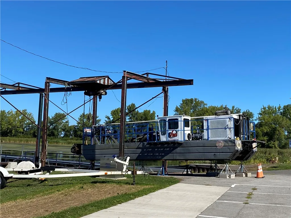 BOAT LAUNCH AT THE MARINA.