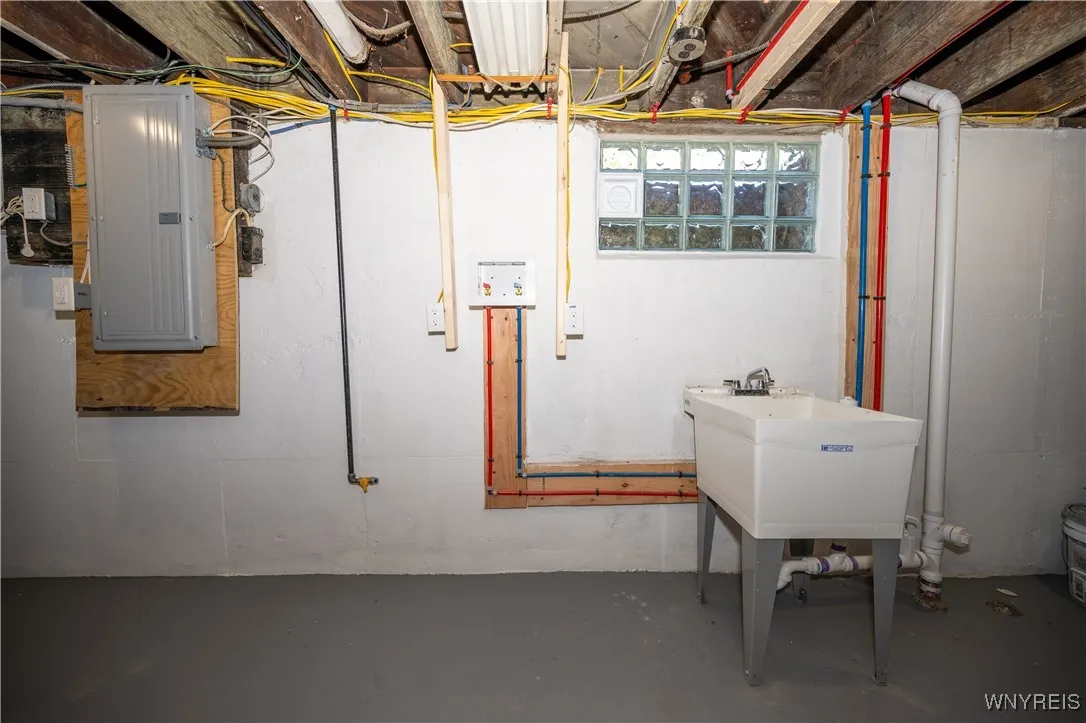 48 Danbury Lane, Tonawanda, New York 14217, Tonawanda, New York 14217, 3 Bedrooms Bedrooms, 6 Rooms Rooms,1 BathroomBathrooms,Residential,Closed,48 Danbury Lane, Tonawanda, New York 14217,0,B1641447