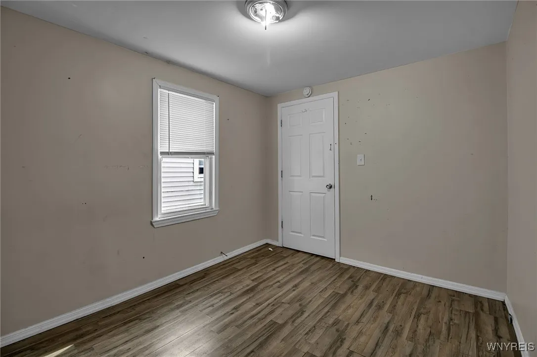 80 Peter Street, Buffalo, New York 14207, Buffalo, New York 14207, 5 Bedrooms Bedrooms, ,2 BathroomsBathrooms,Residential,For Sale,80 Peter Street, Buffalo, New York 14207,0,B1641451