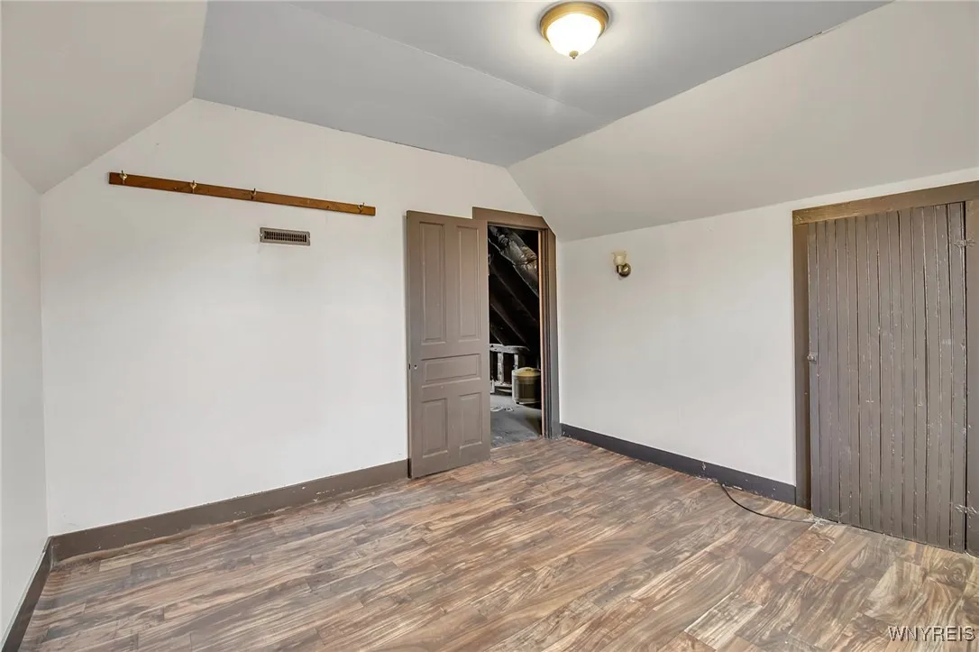 80 Peter Street, Buffalo, New York 14207, Buffalo, New York 14207, 5 Bedrooms Bedrooms, ,2 BathroomsBathrooms,Residential,For Sale,80 Peter Street, Buffalo, New York 14207,0,B1641451