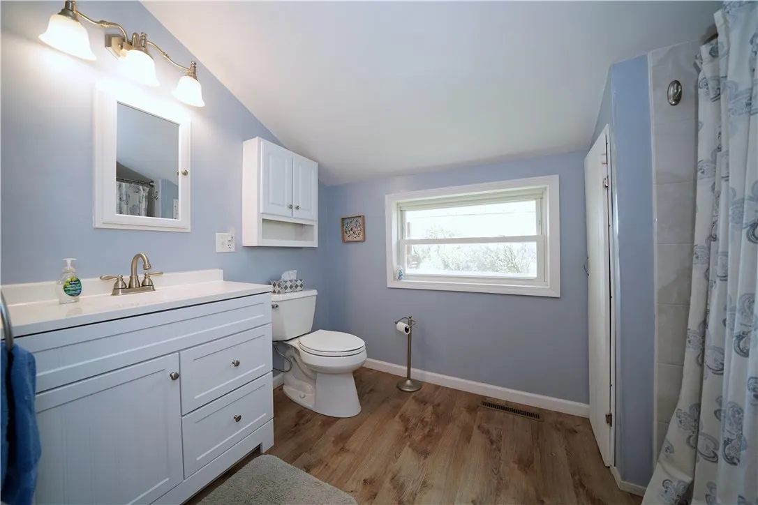 1st floor full bathroom