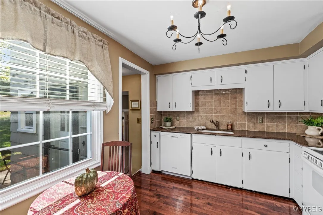 40 Morningside Lane, Amherst, New York 14221, Amherst, New York 14221, 3 Bedrooms Bedrooms, 8 Rooms Rooms,1 BathroomBathrooms,Residential,For Sale,40 Morningside Lane, Amherst, New York 14221,0,B1641563