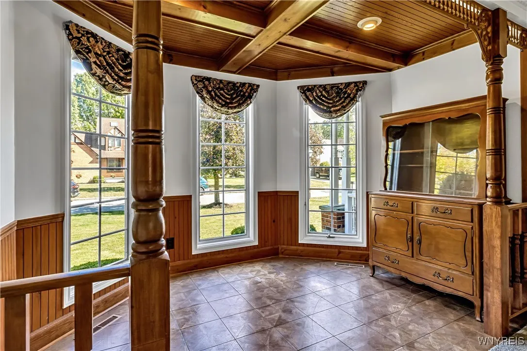 3 Topaz Court, Amherst, New York 14051, Amherst, New York 14051, 3 Bedrooms Bedrooms, 8 Rooms Rooms,2 BathroomsBathrooms,Residential,For Sale,3 Topaz Court, Amherst, New York 14051,0,B1641994