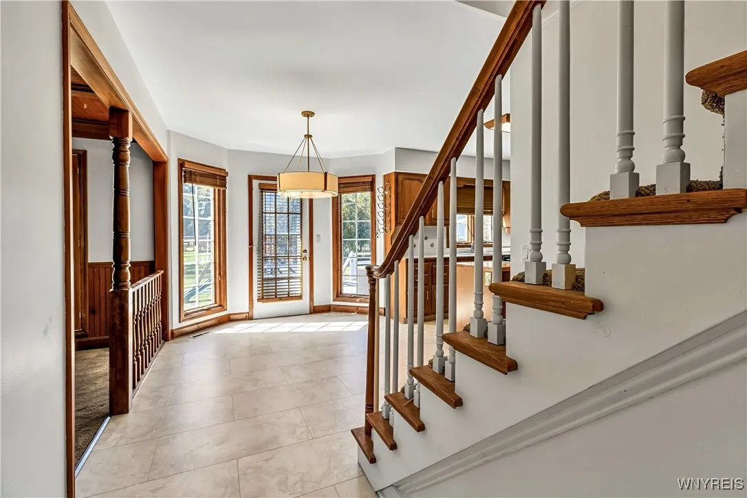 3 Topaz Court, Amherst, New York 14051, Amherst, New York 14051, 3 Bedrooms Bedrooms, 8 Rooms Rooms,2 BathroomsBathrooms,Residential,For Sale,3 Topaz Court, Amherst, New York 14051,0,B1641994