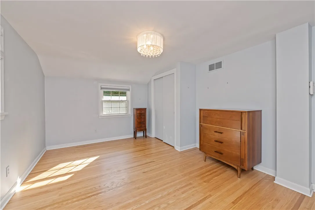 143 London Road, Webster, New York 14580, Webster, New York 14580, 3 Bedrooms Bedrooms, 8 Rooms Rooms,1 BathroomBathrooms,Residential,Closed,143 London Road, Webster, New York 14580,0,R1641850