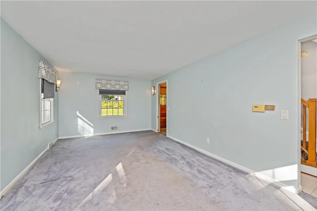 143 London Road, Webster, New York 14580, Webster, New York 14580, 3 Bedrooms Bedrooms, 8 Rooms Rooms,1 BathroomBathrooms,Residential,Closed,143 London Road, Webster, New York 14580,0,R1641850