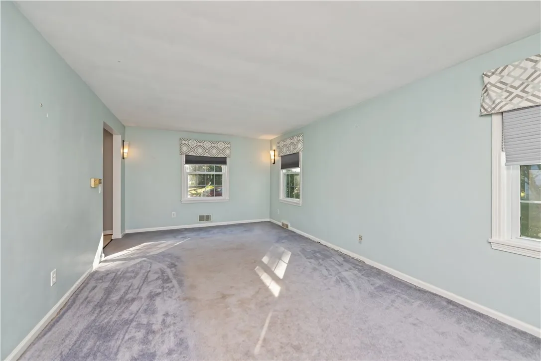 143 London Road, Webster, New York 14580, Webster, New York 14580, 3 Bedrooms Bedrooms, 8 Rooms Rooms,1 BathroomBathrooms,Residential,Closed,143 London Road, Webster, New York 14580,0,R1641850