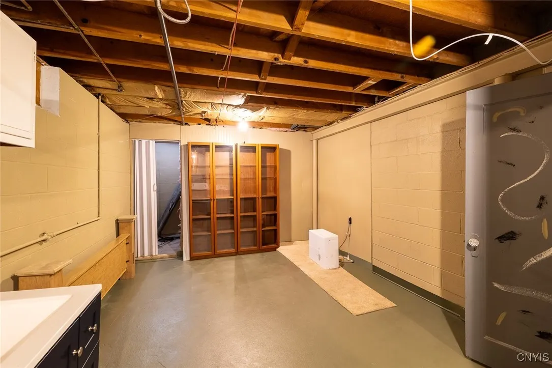 201 Wilshire Road, Geddes, New York 13209, Geddes, New York 13209, 5 Bedrooms Bedrooms, 6 Rooms Rooms,2 BathroomsBathrooms,Residential,For Sale,201 Wilshire Road, Geddes, New York 13209,0,S1641141