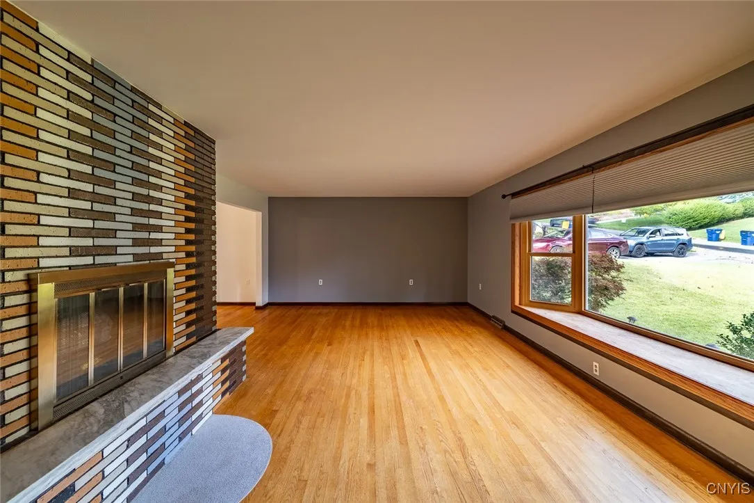 201 Wilshire Road, Geddes, New York 13209, Geddes, New York 13209, 5 Bedrooms Bedrooms, 6 Rooms Rooms,2 BathroomsBathrooms,Residential,For Sale,201 Wilshire Road, Geddes, New York 13209,0,S1641141