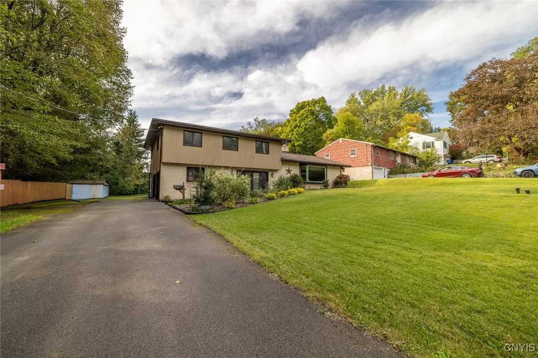 201 Wilshire Road, Geddes, New York 13209, Geddes, New York 13209, 5 Bedrooms Bedrooms, 6 Rooms Rooms,2 BathroomsBathrooms,Residential,For Sale,201 Wilshire Road, Geddes, New York 13209,0,S1641141