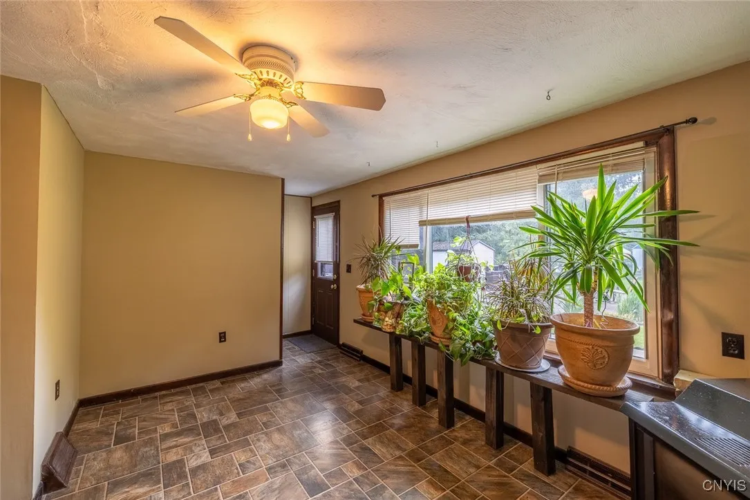 201 Wilshire Road, Geddes, New York 13209, Geddes, New York 13209, 5 Bedrooms Bedrooms, 6 Rooms Rooms,2 BathroomsBathrooms,Residential,For Sale,201 Wilshire Road, Geddes, New York 13209,0,S1641141