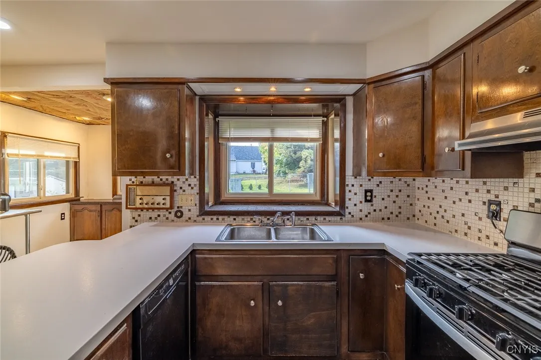 201 Wilshire Road, Geddes, New York 13209, Geddes, New York 13209, 5 Bedrooms Bedrooms, 6 Rooms Rooms,2 BathroomsBathrooms,Residential,For Sale,201 Wilshire Road, Geddes, New York 13209,0,S1641141