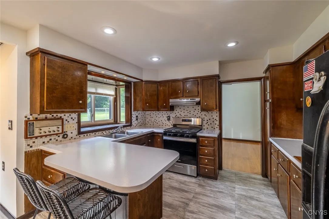 201 Wilshire Road, Geddes, New York 13209, Geddes, New York 13209, 5 Bedrooms Bedrooms, 6 Rooms Rooms,2 BathroomsBathrooms,Residential,For Sale,201 Wilshire Road, Geddes, New York 13209,0,S1641141