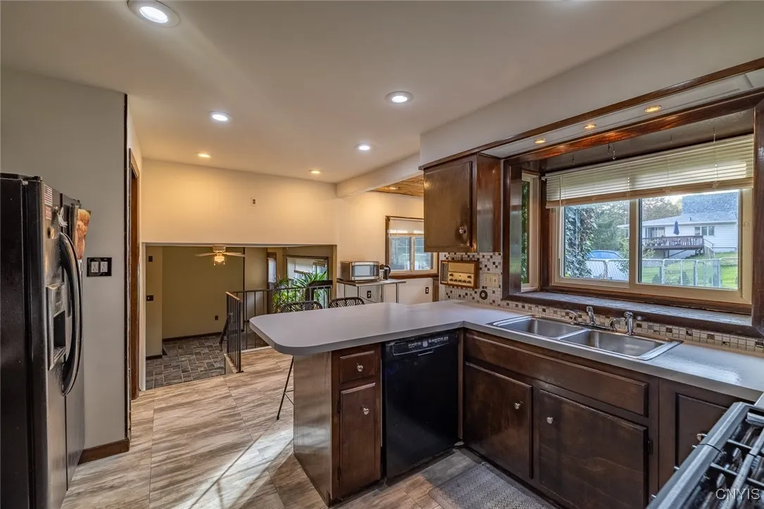 201 Wilshire Road, Geddes, New York 13209, Geddes, New York 13209, 5 Bedrooms Bedrooms, 6 Rooms Rooms,2 BathroomsBathrooms,Residential,For Sale,201 Wilshire Road, Geddes, New York 13209,0,S1641141