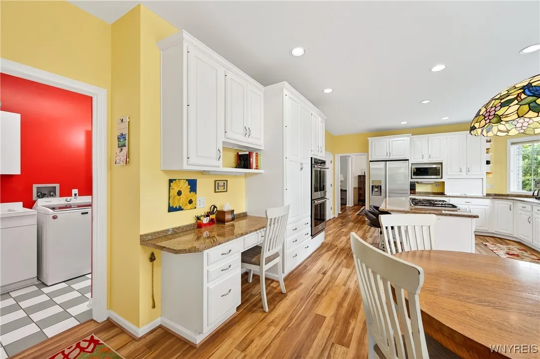6286 Everwood Court South, Clarence, New York 1405, Clarence, New York 14051, 4 Bedrooms Bedrooms, 10 Rooms Rooms,2 BathroomsBathrooms,Residential,Closed,6286 Everwood Court South, Clarence, New York 1405,0,B1641823