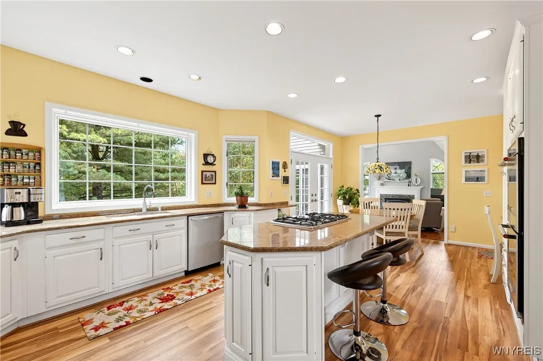 6286 Everwood Court South, Amherst, New York 14051, Clarence, New York 14051, 4 Bedrooms Bedrooms, 10 Rooms Rooms,2 BathroomsBathrooms,Residential,For Sale,6286 Everwood Court South, Amherst, New York 14051,0,B1641823