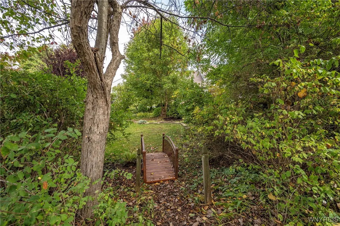 6286 Everwood Court South, Clarence, New York 1405, Clarence, New York 14051, 4 Bedrooms Bedrooms, 10 Rooms Rooms,2 BathroomsBathrooms,Residential,Closed,6286 Everwood Court South, Clarence, New York 1405,0,B1641823