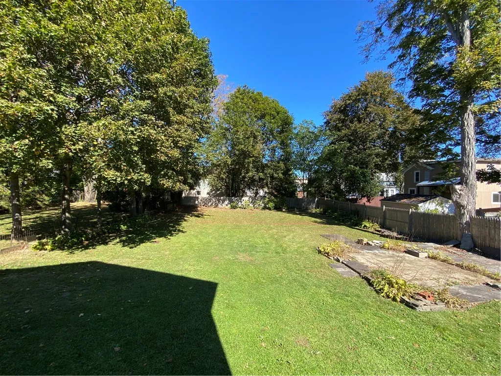 Spacious Back Lawn
